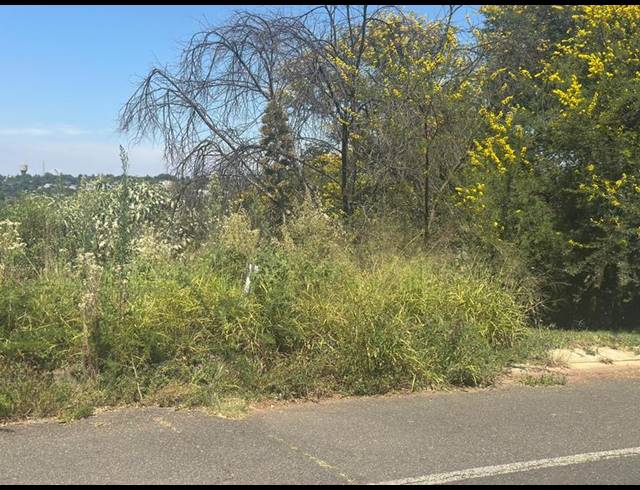 LAND FOR SALE IN NORTHCLIFF